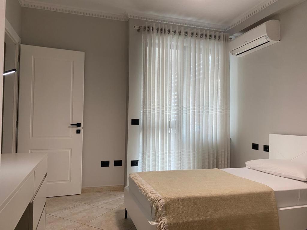 Laureta Central Apartment Tiranë Eksteriør bilde